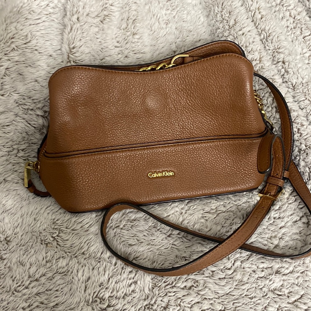 Calvin Klein small leather crossbody 🥰